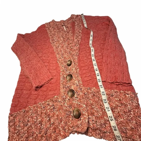 Free People Chunky Knit V Neck Button Front Dark Peach Cardigan Sz XS - Picture 8 of 10